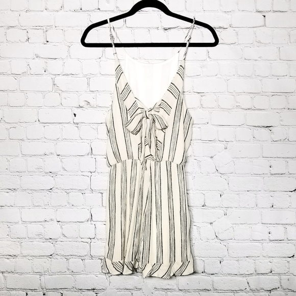 Everly striped tie back ruffle hem romper - Picture 4 of 8